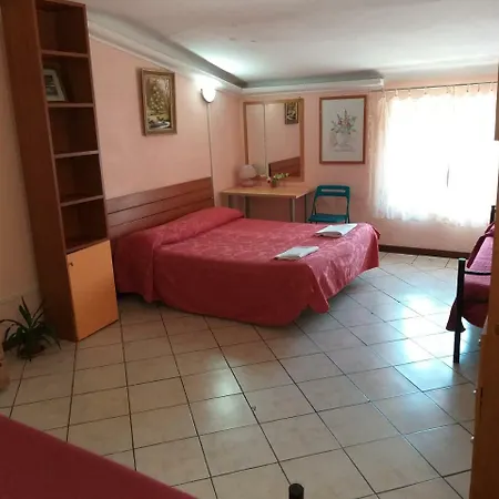 2000 Hostel Rome